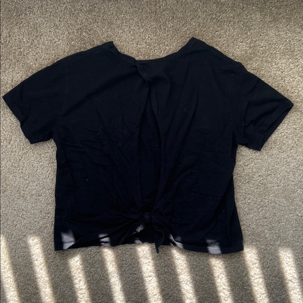 Open-back Tie-up Tee